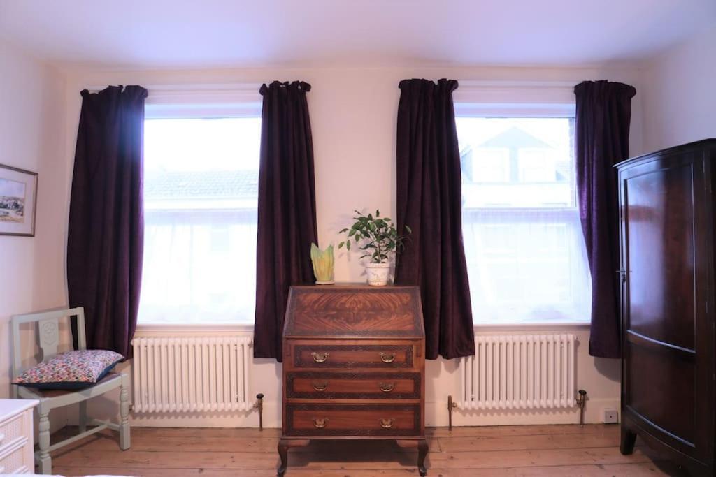 Cute Cottage 5 Min Walk From Cafes Station And Sea 헤이스팅스 외부 사진