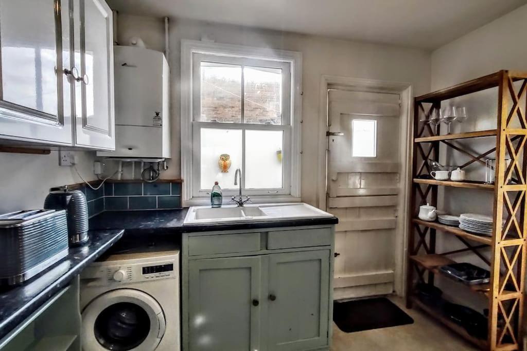 Cute Cottage 5 Min Walk From Cafes Station And Sea 헤이스팅스 외부 사진