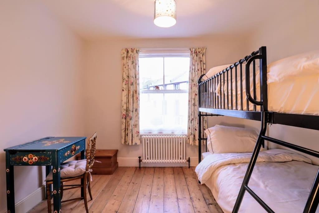 Cute Cottage 5 Min Walk From Cafes Station And Sea 헤이스팅스 외부 사진
