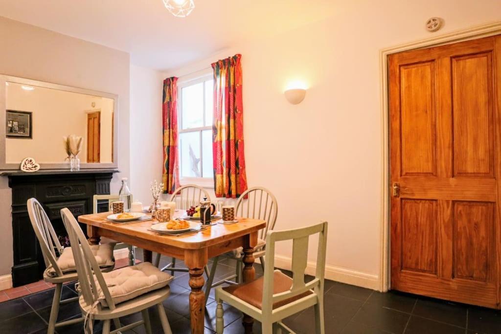 Cute Cottage 5 Min Walk From Cafes Station And Sea 헤이스팅스 외부 사진