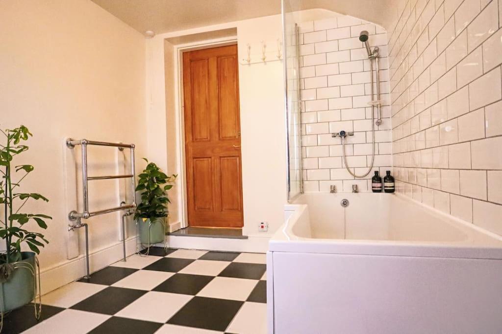 Cute Cottage 5 Min Walk From Cafes Station And Sea 헤이스팅스 외부 사진