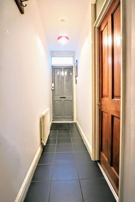 Cute Cottage 5 Min Walk From Cafes Station And Sea 헤이스팅스 외부 사진